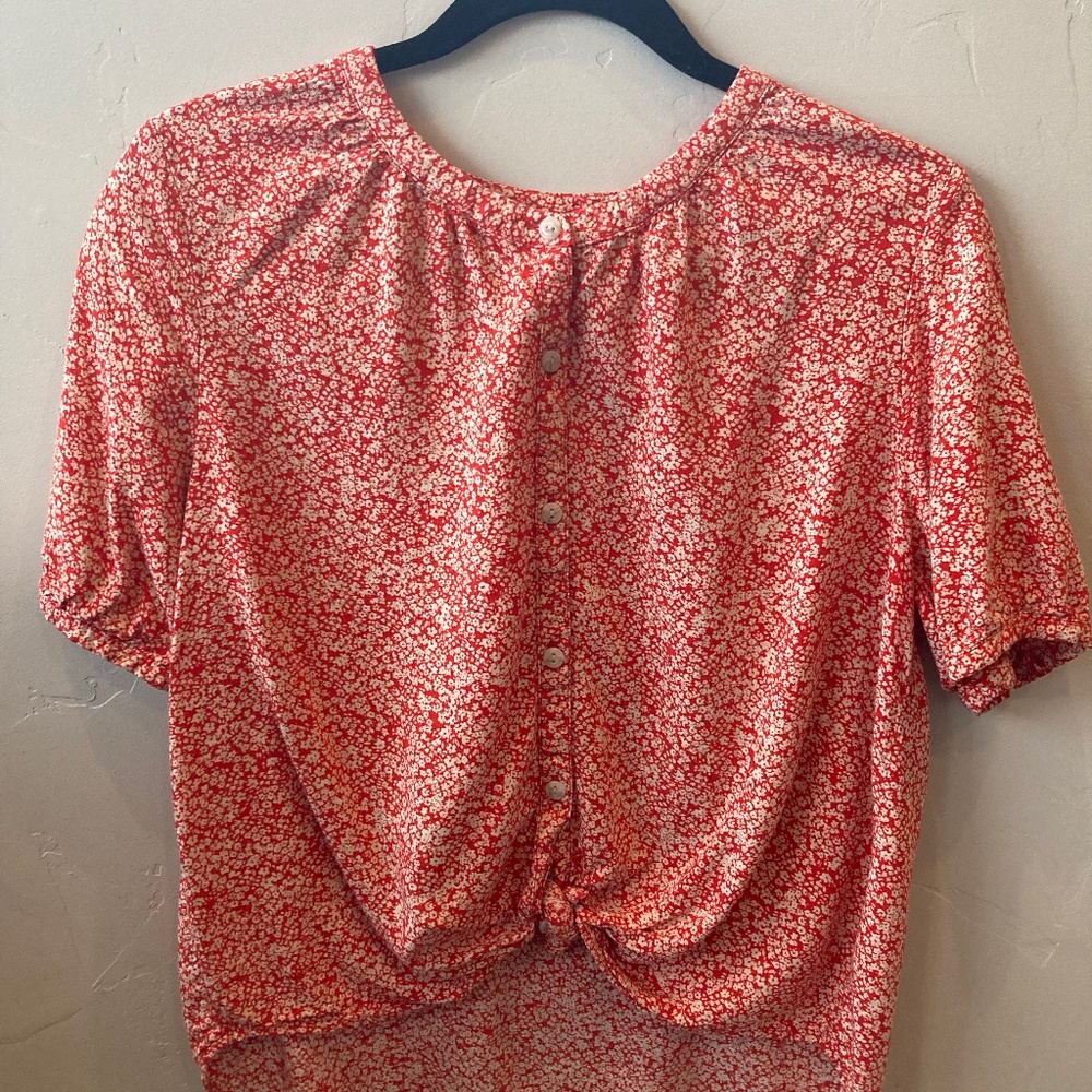 Universal Thread  Top